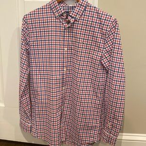 Boys vineyard vines size XL button down performance shirt